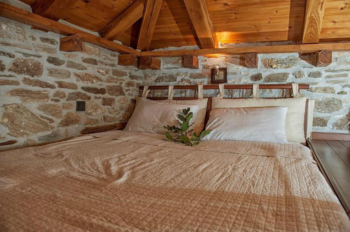 Μountain Whispers Apartment Mourésion Екстериор снимка