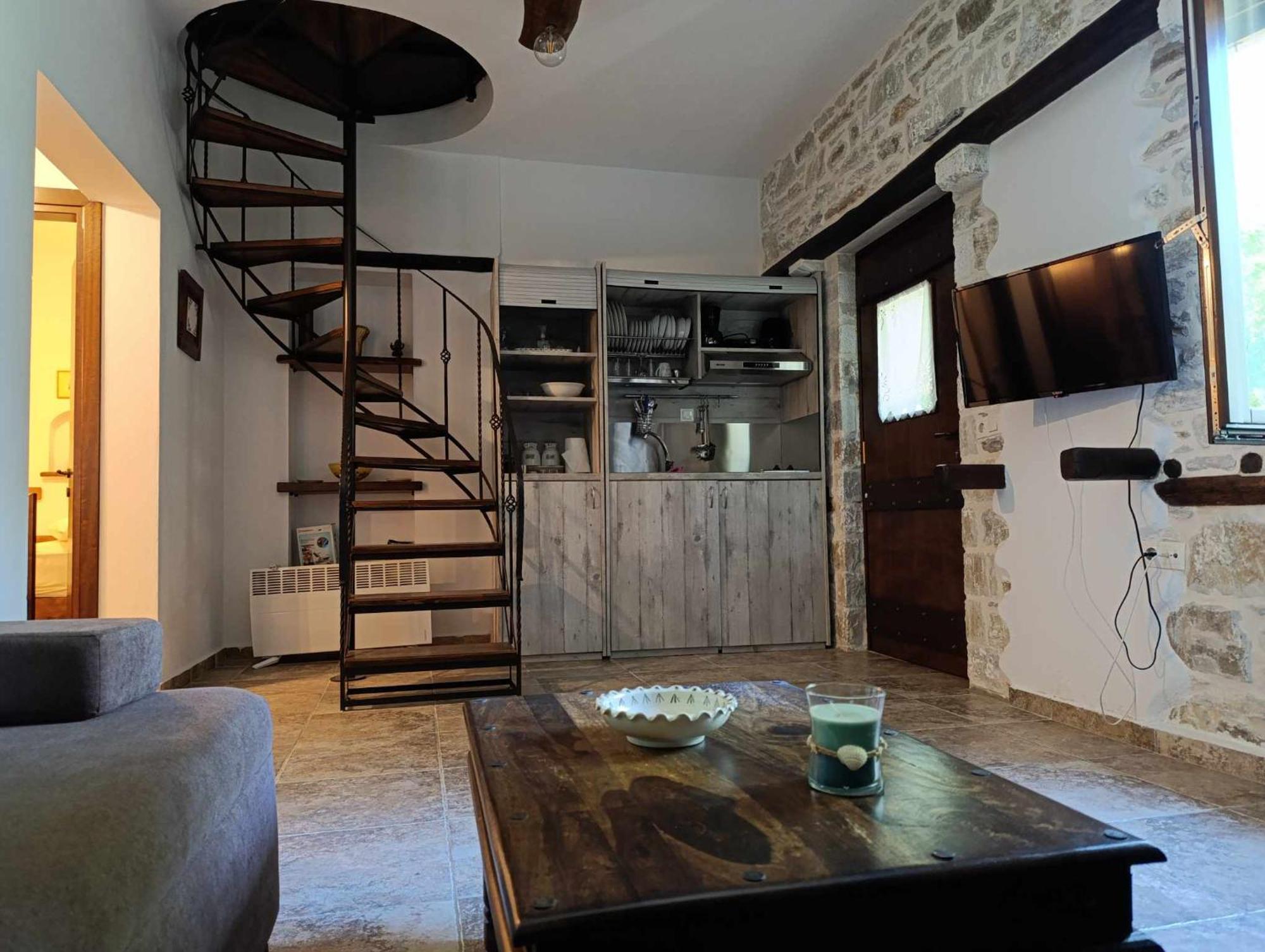 Μountain Whispers Apartment Mourésion Екстериор снимка