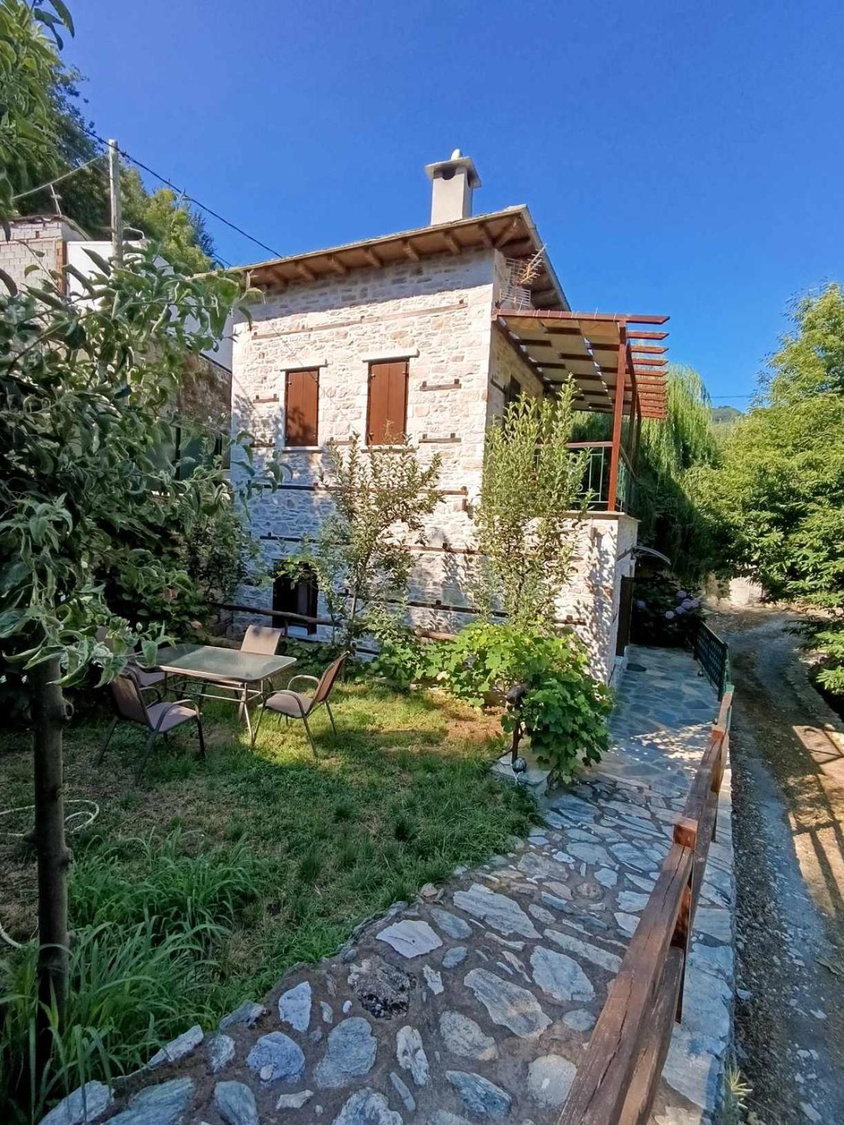 Μountain Whispers Apartment Mourésion Екстериор снимка